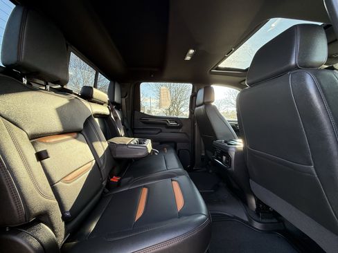 Used 2024 GMC Sierra 1500 AT4 w/ AT4 Premium Package image 33