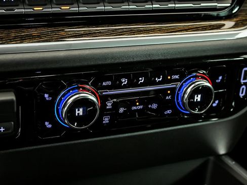 New 2026 GMC Sierra 1500 Elevation w/ Elevation Premium Package AWD/4WD image 17