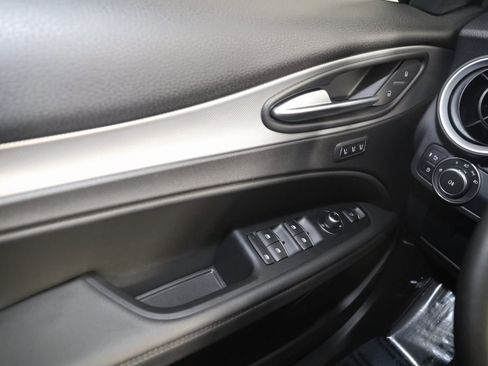 Used 2023 Alfa Romeo Stelvio Veloce image 35