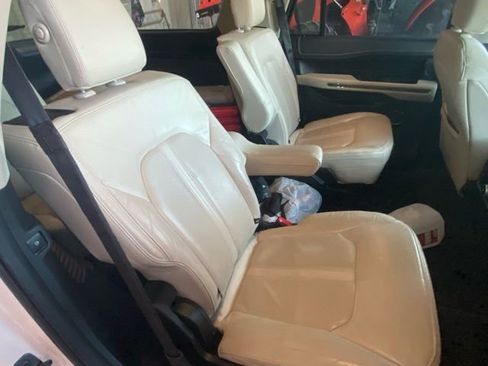 Used 2019 Ford Expedition Platinum image 6