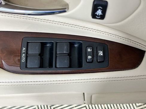 Used 2015 Lexus LS 460 w/ Comfort Package RWD image 22