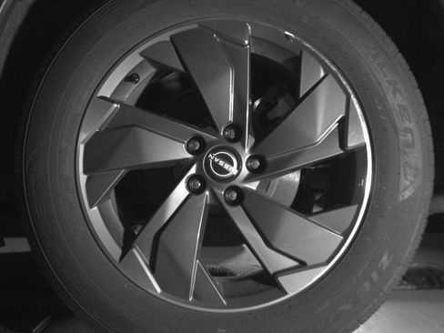 Used 2025 Nissan Rogue SV FWD image 14