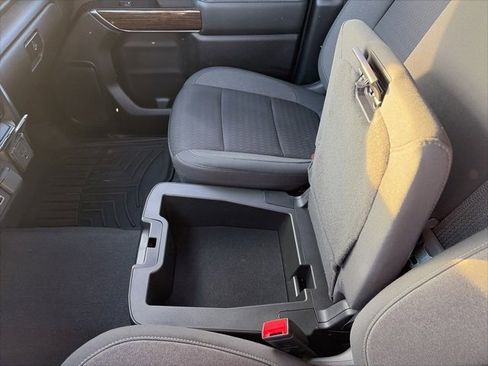 Used 2022 GMC Sierra 2500 SLE w/ SLE Value Package; image 26