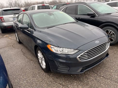 Used 2020 Ford Fusion SE image 18