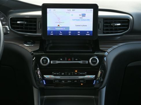 Used 2022 Ford Explorer Limited AWD/4WD image 15
