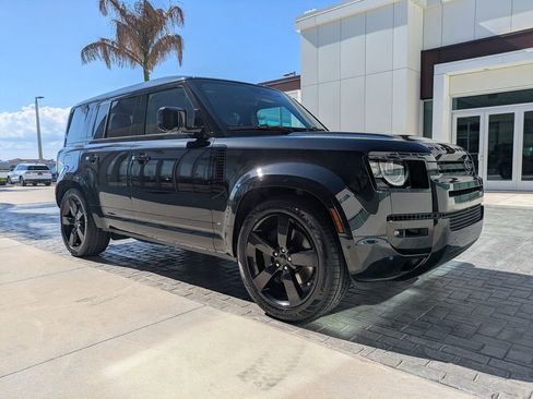 New 2026 Land Rover Defender 110 X-Dynamic SE image 3