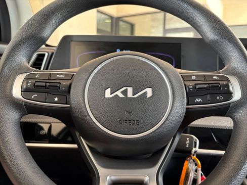 Used 2025 Kia Sportage LX image 27