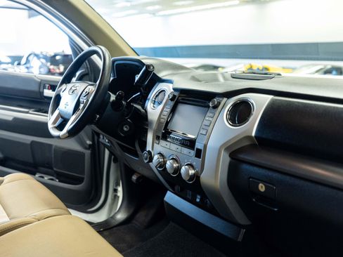 Used 2018 Toyota Tundra SR5 AWD/4WD image 16