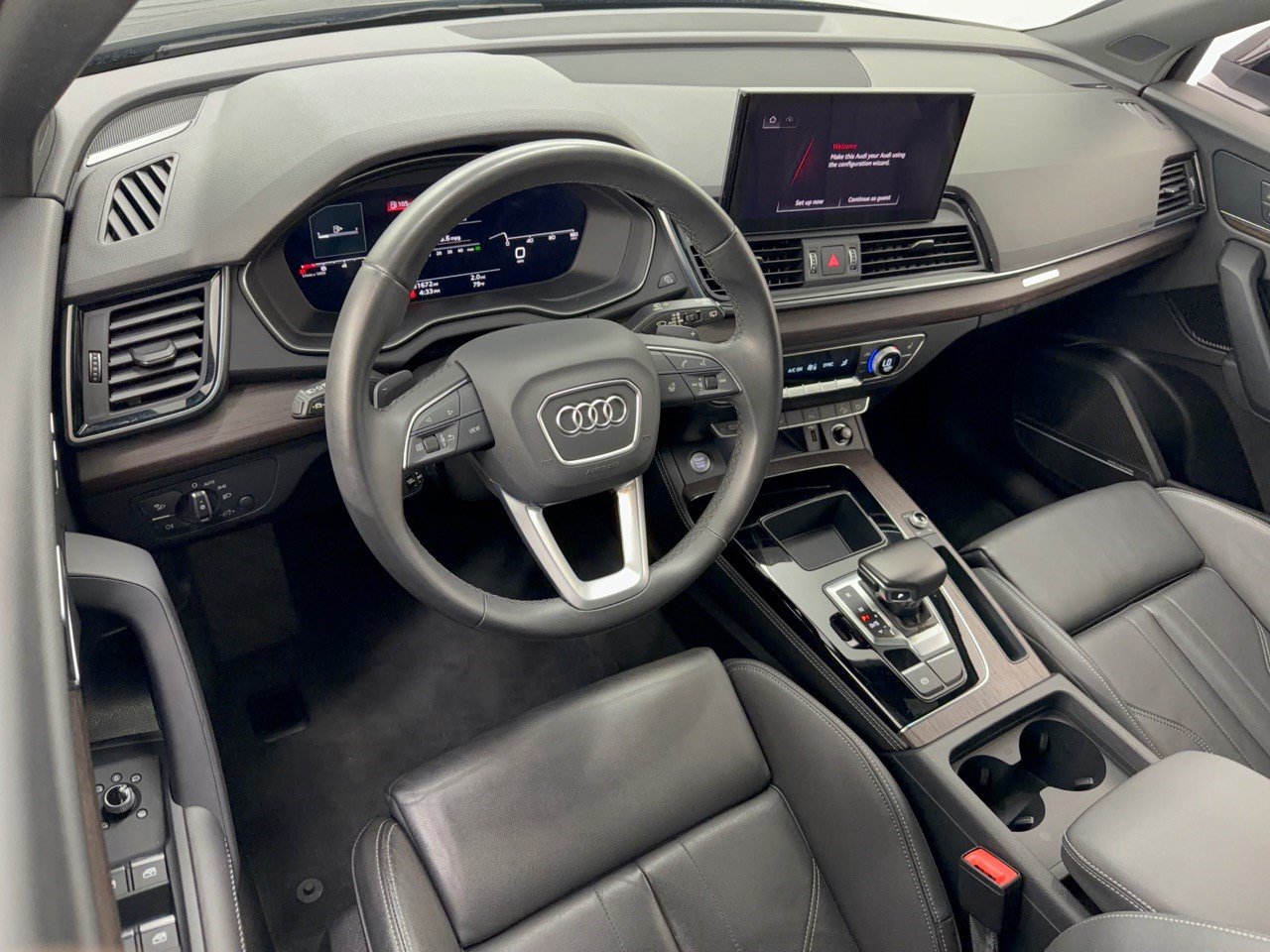 Used 2023 Audi Q5 2.0T Premium Plus w/ Premium Plus Package AWD/4WD image 4