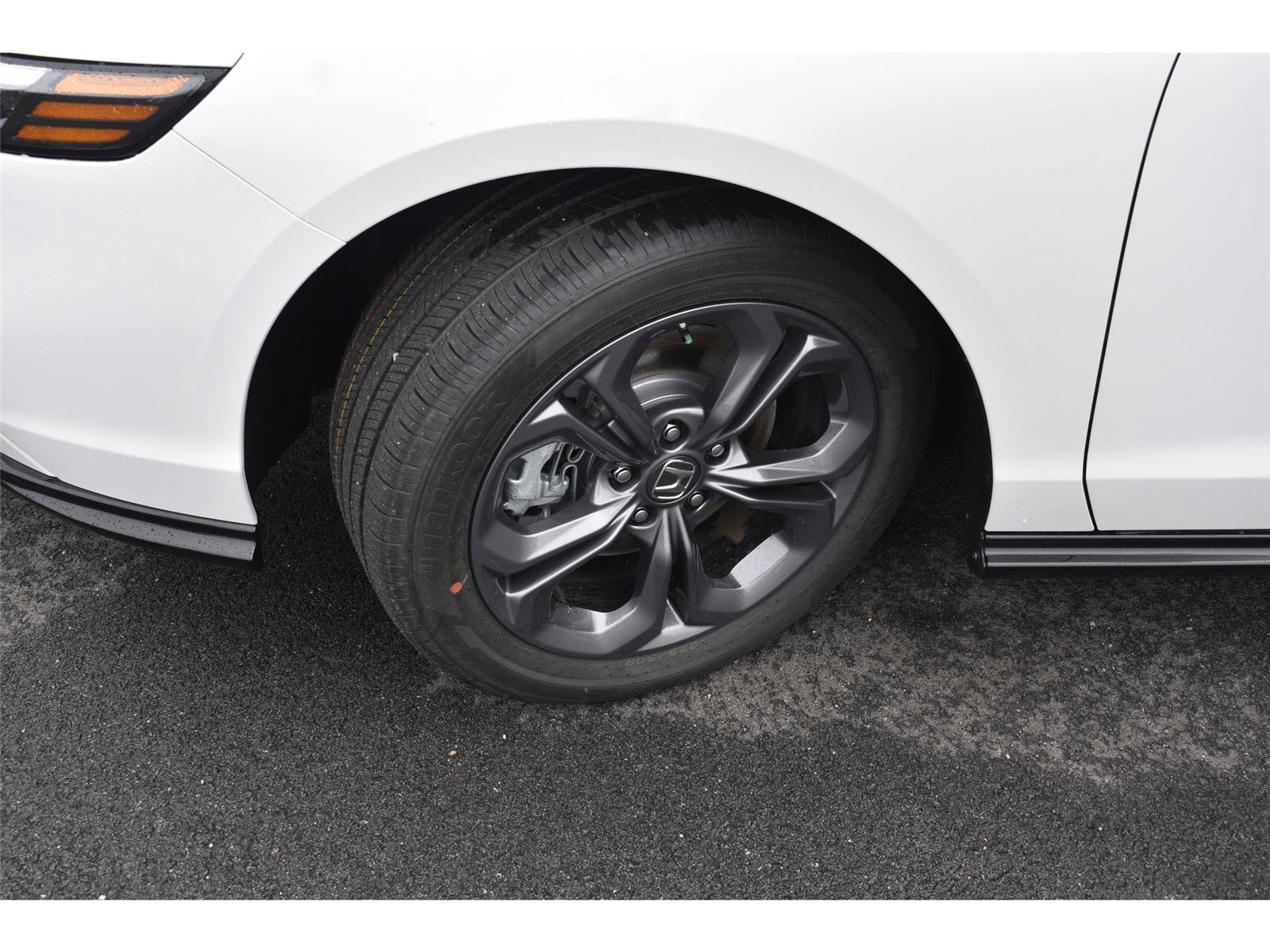 New 2026 Honda Accord Hybrid EX-L image 32
