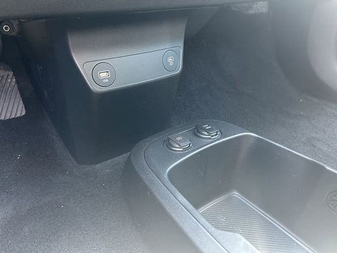 Used 2024 Kia EV6 Light AWD/4WD image 15