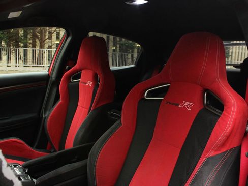 Used 2017 Honda Civic Type R image 18