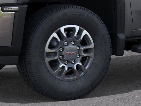New 2026 GMC Sierra 3500 SLT image 9