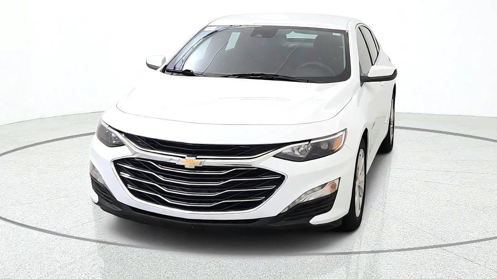 Used 2025 Chevrolet Malibu LT FWD image 3