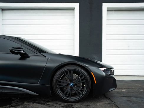 Used 2017 BMW i8 AWD/4WD image 9