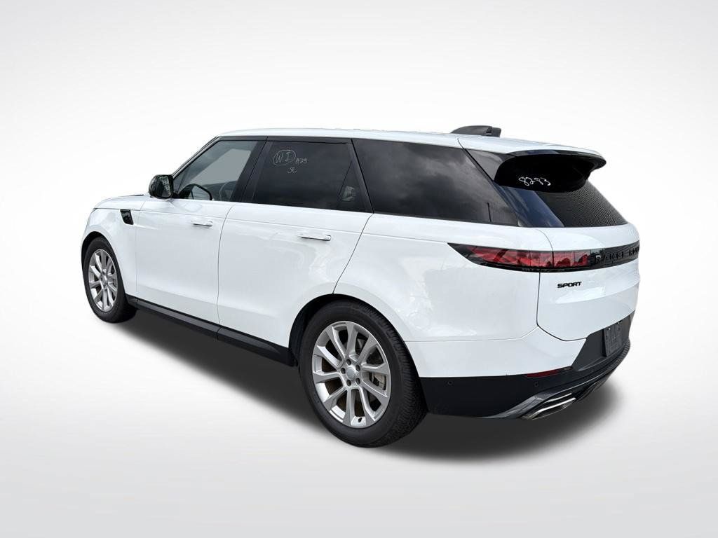 Used 2025 Land Rover Range Rover Sport SE AWD/4WD image 5
