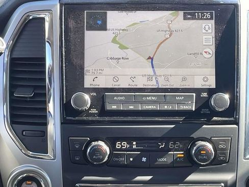 Used 2021 Nissan Titan SL w/ Moonroof Package image 23