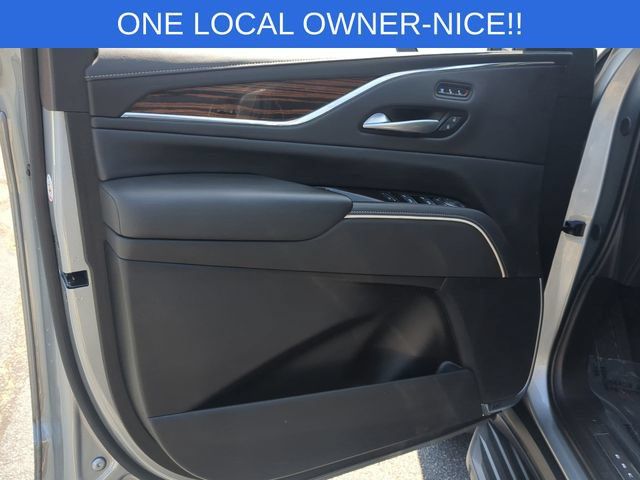 Used 2024 Cadillac Escalade Premium Luxury w/ Performance Package AWD/4WD image 12