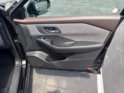 Used 2022 Nissan Rogue SV AWD/4WD image 27