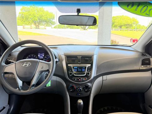 Used 2016 Hyundai Accent SE FWD image 9