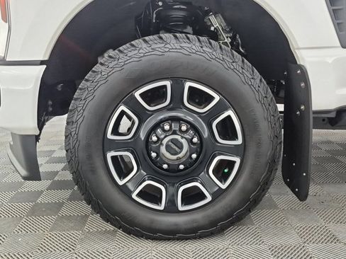 Used 2024 Ford F250 Platinum AWD/4WD image 26