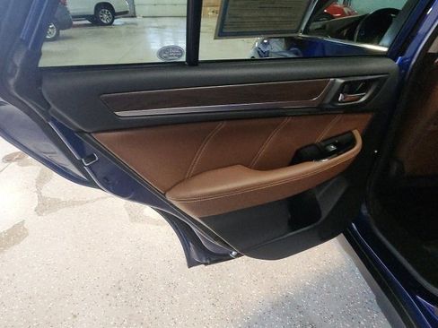 Used 2017 Subaru Outback 3.6R Touring image 18