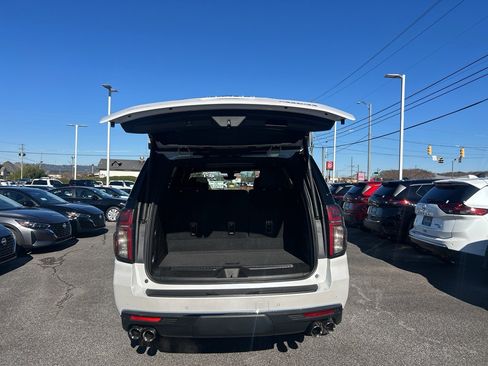 Used 2021 Chevrolet Tahoe Premier w/ Premium Package image 9