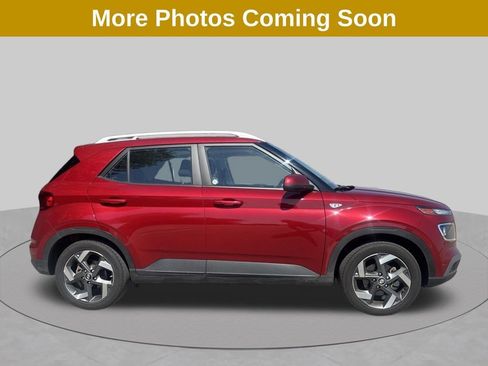 Used 2025 Hyundai Venue SEL FWD image 2