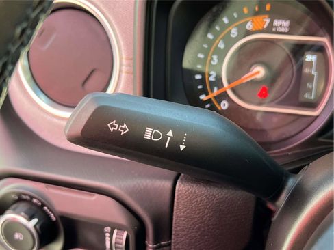 Used 2025 Jeep Wrangler Sahara image 23