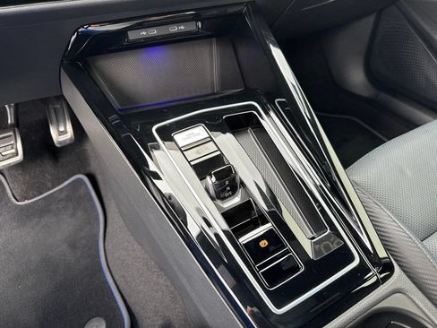 Certified 2024 Volkswagen Golf R AWD/4WD image 26