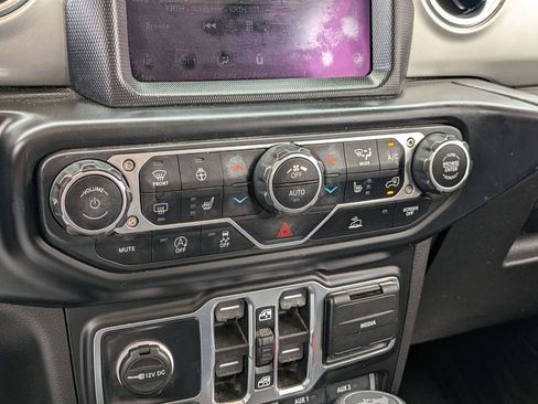 Used 2023 Jeep Wrangler Sahara w/ Cold Weather Group image 17