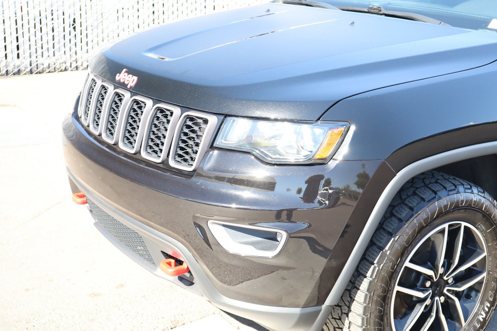Used 2021 Jeep Grand Cherokee Trailhawk AWD/4WD image 8