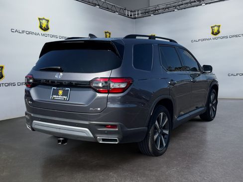 Used 2025 Honda Pilot Elite image 5