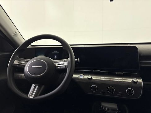Used 2025 Hyundai Kona SE FWD image 21
