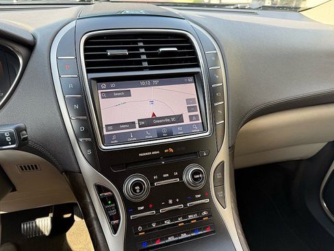 Used 2019 Lincoln Nautilus Reserve FWD image 24