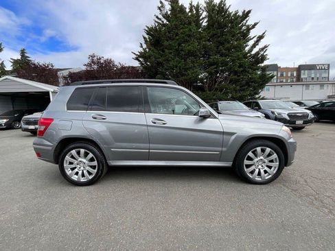 Used 2011 Mercedes-Benz GLK 350 4MATIC image 9