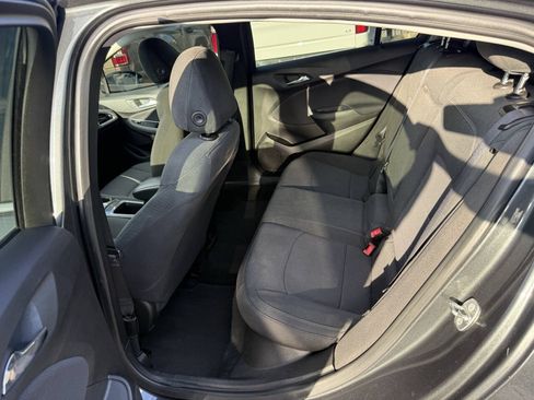 Used 2018 Chevrolet Cruze LT w/ Convenience Package FWD image 13