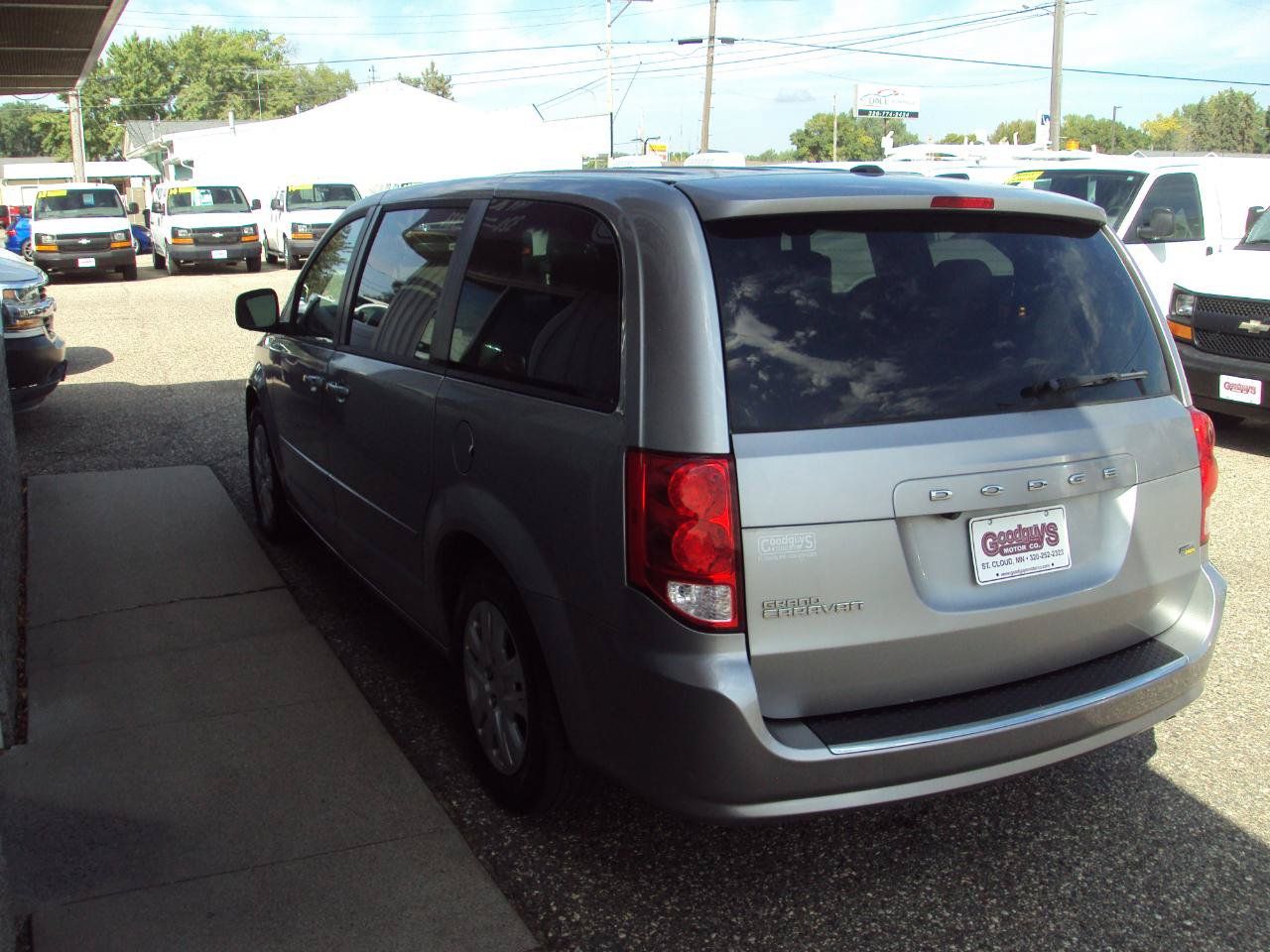 Used 2017 Dodge Grand Caravan SE w/ Power Window Group FWD image 5