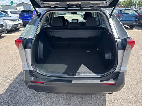 Used 2025 Toyota RAV4 XLE AWD/4WD image 7
