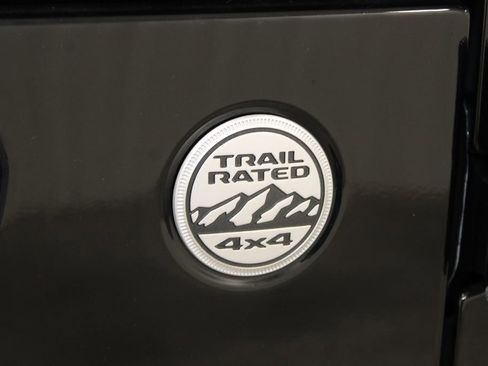 Used 2023 Jeep Wrangler Sahara image 16