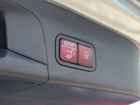 Used 2024 Mercedes-Benz GLS 450 4MATIC image 14