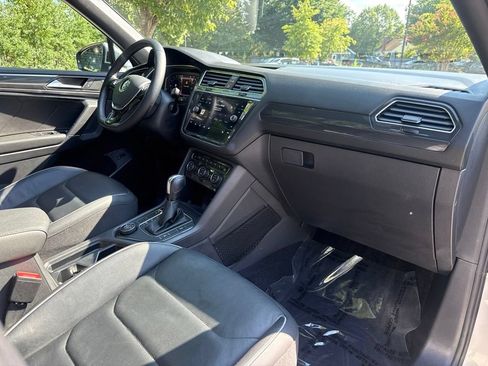 Used 2020 Volkswagen Tiguan SEL Premium R-Line AWD/4WD image 33