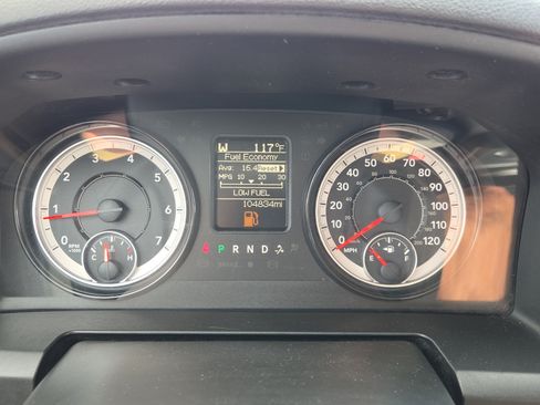 Used 2022 RAM 1500 Classic SLT RWD image 23