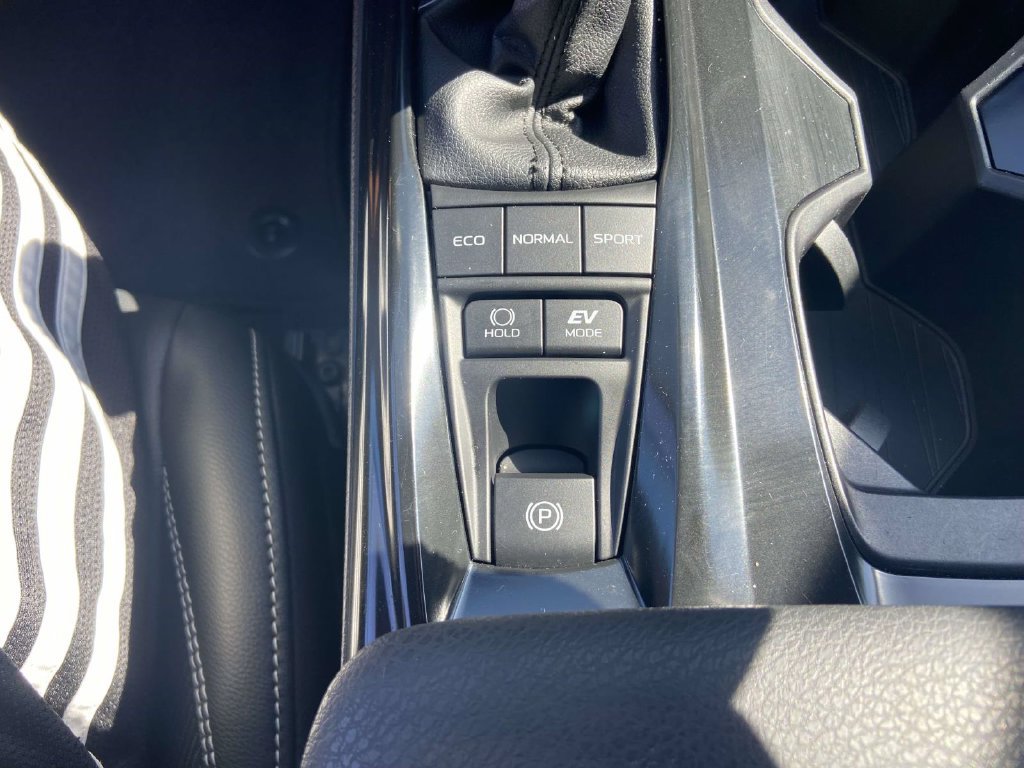 Used 2025 Toyota Camry SE w/ Convenience Package FWD image 26
