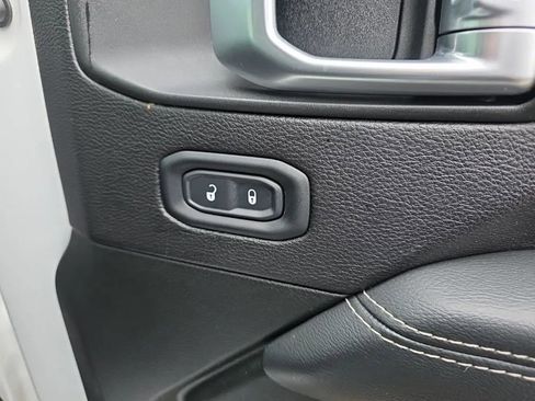 Used 2019 Jeep Wrangler Unlimited Sahara AWD/4WD image 20