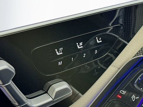 Used 2025 Mercedes-Benz S 580 4MATIC Sedan image 22