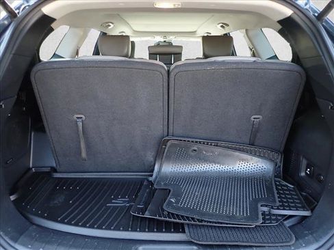 Used 2018 Hyundai Santa Fe AWD w/ Cargo Package image 8