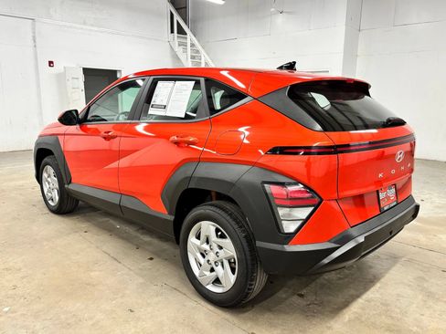Certified 2024 Hyundai Kona SE AWD/4WD image 5
