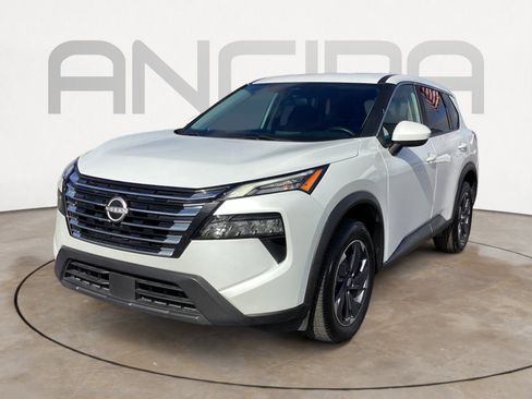 Used 2024 Nissan Rogue SV image 9