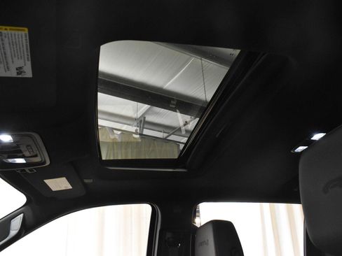 Used 2023 GMC Sierra 1500 AT4 w/ AT4 Premium Package AWD/4WD image 4